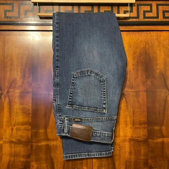 Wrangler Athletic fit blue jeans mens Size 32x32 in excellent condition - Picture 2 of 9